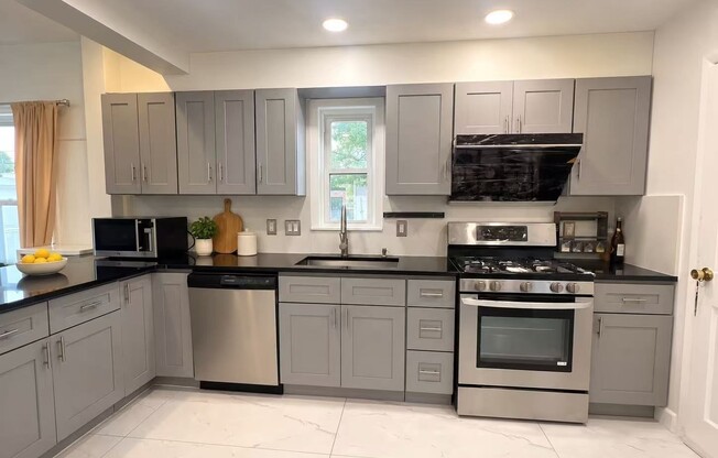 4 beds, 1.5 baths, 1,724 sqft, $3,700, Unit SF