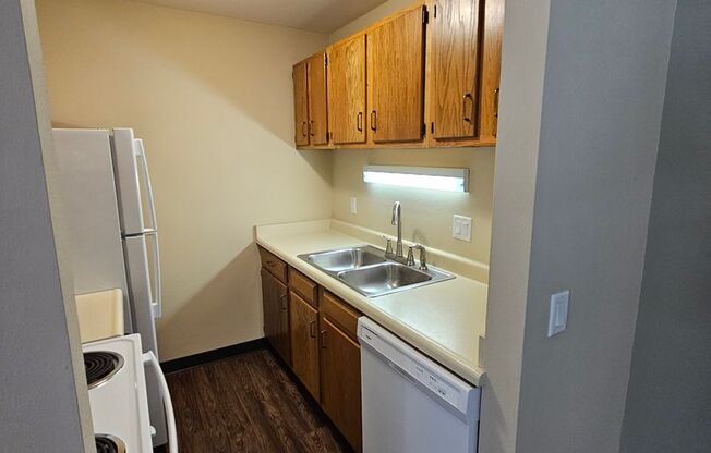 2 beds, 1 bath, 955 sqft, $1,375, Unit 25 - 207