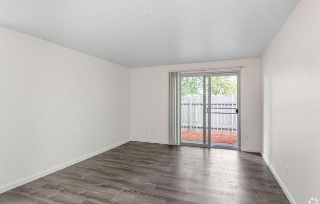 2 beds, 1 bath, 752 sqft, $1,525, Unit 224