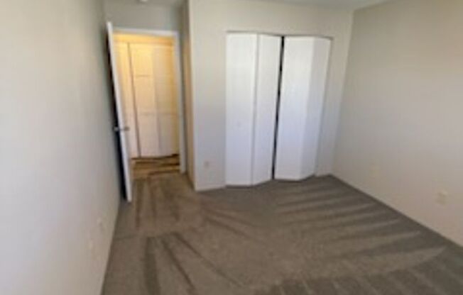 2 beds, 2 baths, 856 sqft, $869, Unit 2827-1817