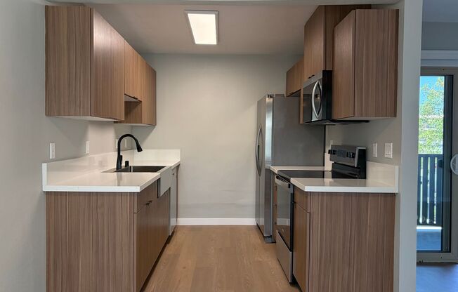 2 beds, 2 baths, 980 sqft, $3,165, Unit 819-16