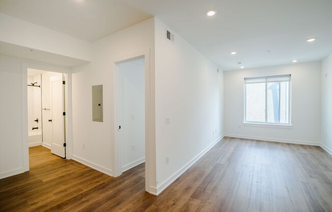 1 bed, 1 bath, 660 sqft, $1,350, Unit 203