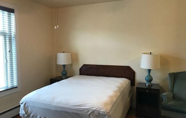 Studio, 1 bath, 315 sqft, $955, Unit 403