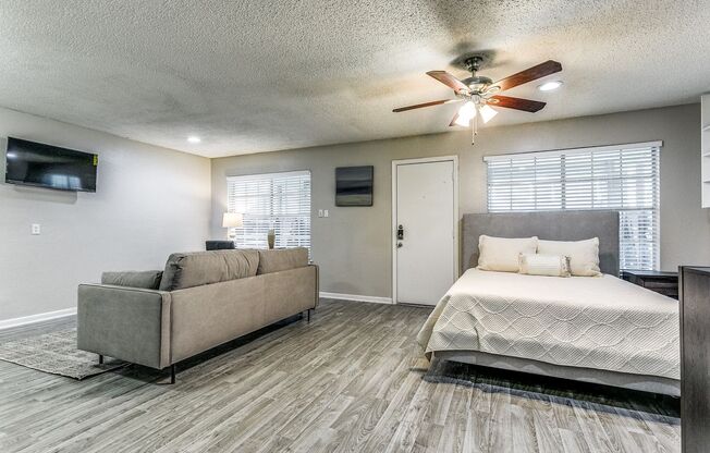 Studio, 1 bath, 555 sqft, $749