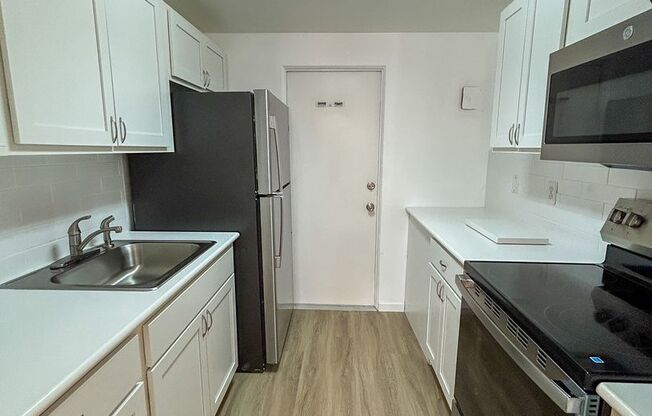 906 SW 6th Ave - Recently Renovated