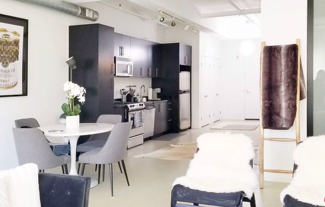 2 beds, 1 bath, 1,200 sqft, $3,900, Unit 410