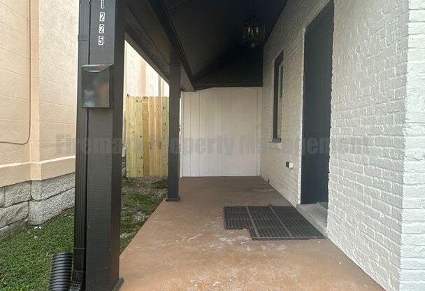 1 bed, 1 bath, 750 sqft, $1,799, Unit B