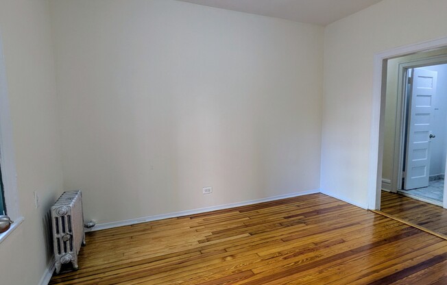 2 beds, 1 bath, $3,350, Unit 2D