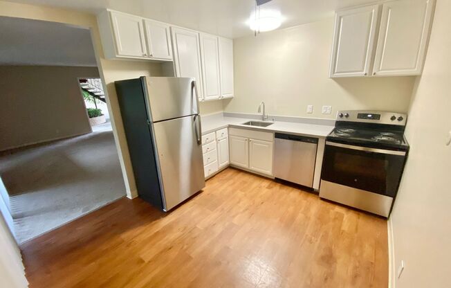 2 beds, 1 bath, $2,775, Unit #02