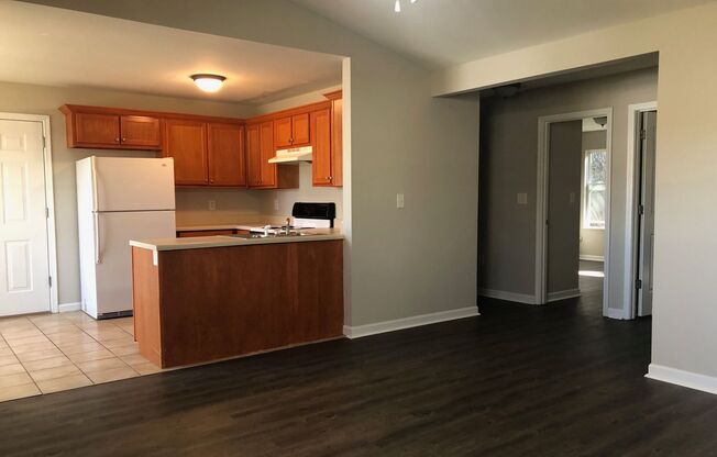 3 beds, 2 baths, $1,295, Unit 128 Melody Lane