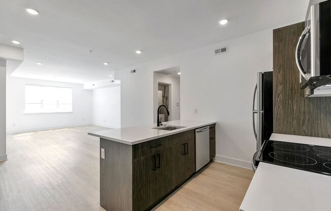 2 beds, 2 baths, 1,142 sqft, $1,850, Unit Unit 305