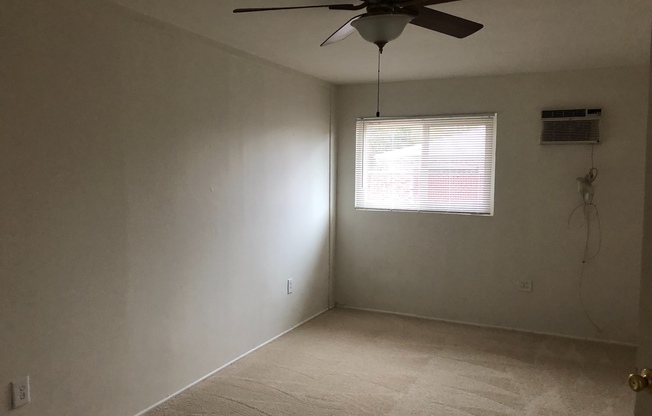 3 beds, 1 bath, 1,000 sqft, $1,950, Unit 4659