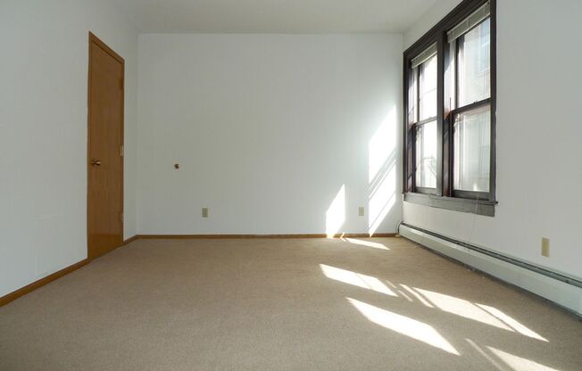 2 beds, 2 baths, 1,075 sqft, $1,395, Unit 12 - 21