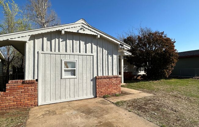 3 Bedroom 1.5 Bathroom w/ Extra Garage Converted Room