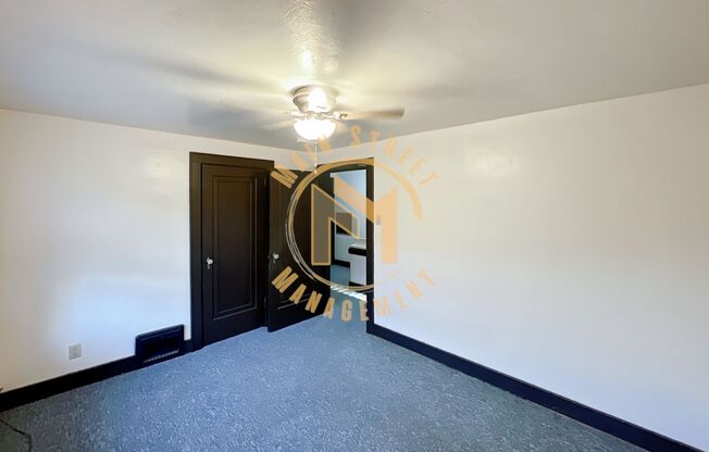 3 beds, 1.5 baths, $1,495, Unit 1120