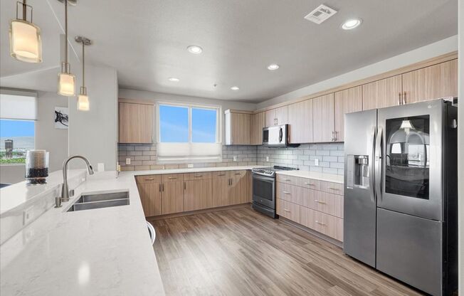 High Rise Condo in One Las Vegas- 4 bedrooms, 3.5 Baths- 2872 Sq. Feet