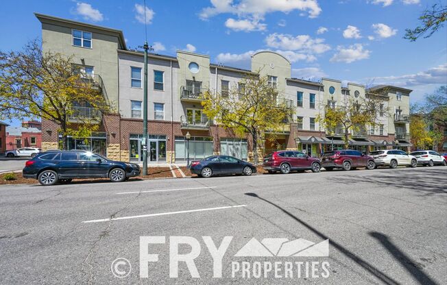 Ground Floor Condo in Great Uptown Location