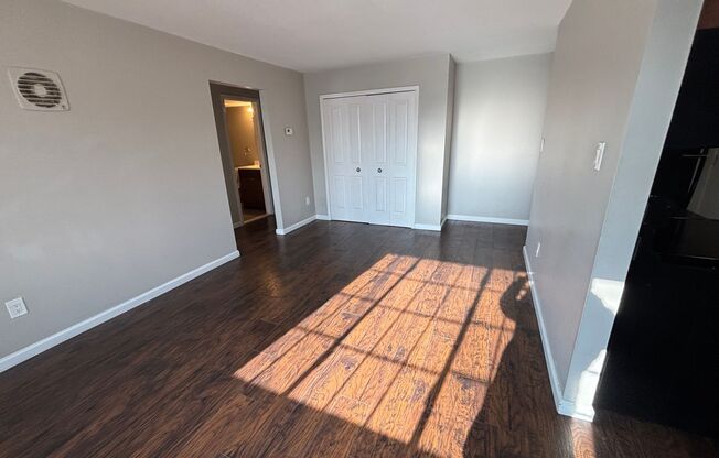 1 bed, 1 bath, 650 sqft, $995, Unit 23-203