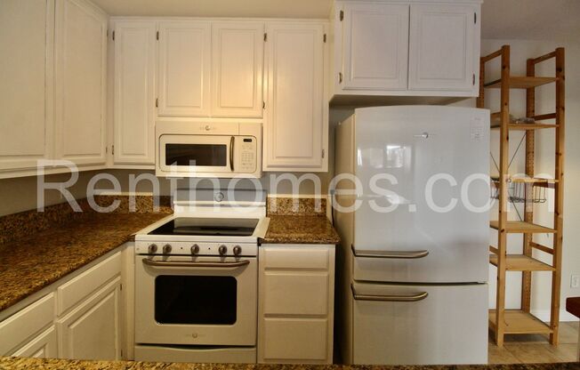 Serra Mesa, 3550 Ruffin Rd #146, 2BR’s & 1.25 BA’s, Granite Counters and Vanities, Community Pool and Spa!