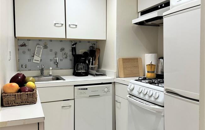 2 beds, 1 bath, 600 sqft, $5,499, Unit 5-B