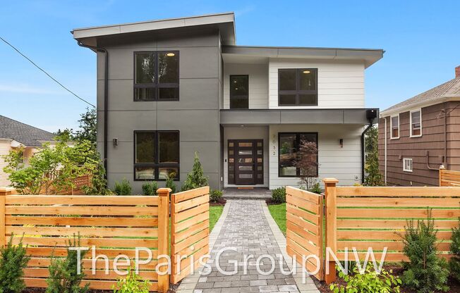 Absolutely Stunning 5br/4404sf Modern Magnolia Luxury