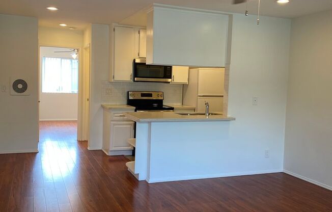 1 bed, 1 bath, 567 sqft, $2,000, Unit 302-Balcony Unit