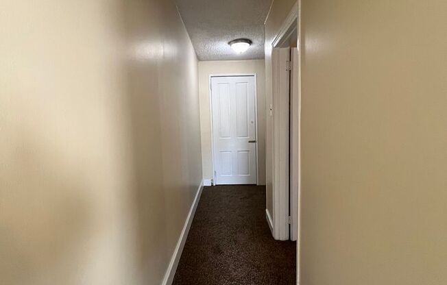 3 beds, 1 bath, $1,800, Unit 2