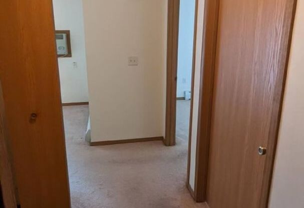 2 beds, 1 bath, $1,095, Unit 2301-16