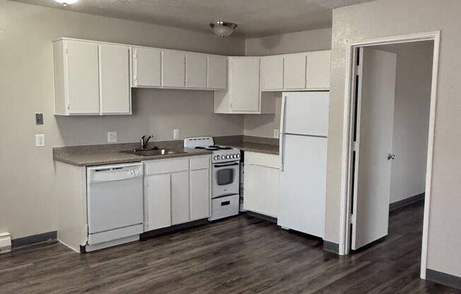 1 bed, 1 bath, $855, Unit 301