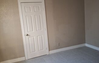 NEWLY RENOVATED 1BD 1BTH!! ALL UTILITIES INCLUDED! APPLY NOW!!