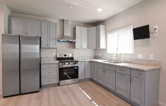 Carmenita Rd 10838