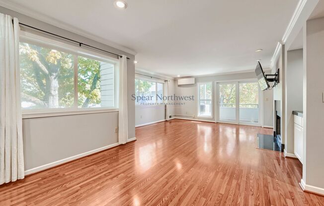 River-View 2BD/2BA End-Unit Condo at Heron Pointe — Steps to the Willamette Greenway