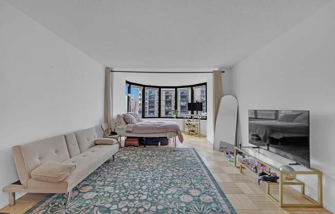 Studio, 1 bath, 571 sqft, $4,100, Unit 31H