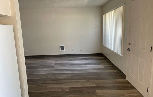 2 beds, 1 bath, 925 sqft, $1,470, Unit 2