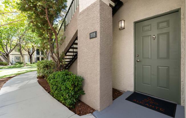 1 bed, 1 bath, 817 sqft, $1,505