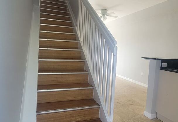 1421 SW 3 ST
