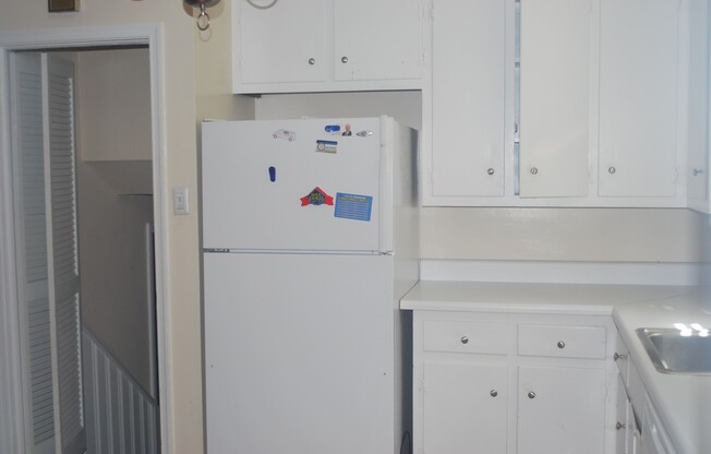 Charming Brick Tri-Level Home for Rent!