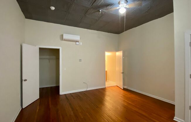 Studio, 1 bath, 653 sqft, $999, Unit 409 Unit 203