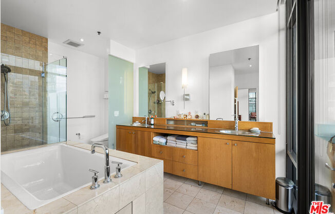 2 beds, 2.3 baths, 2,660 sqft, $10,000, Unit PH 1