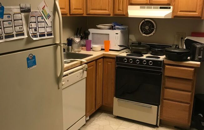 1 bed, 1 bath, 552 sqft, $1,900, Unit 18