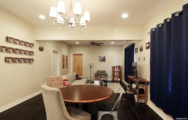 335 E SOUTHCROSS