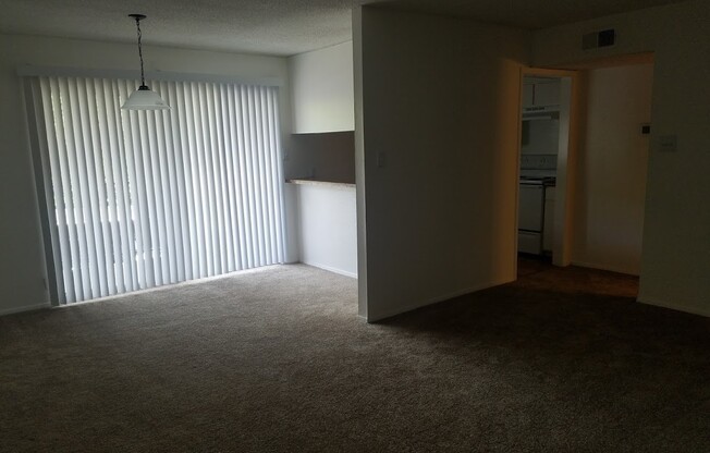 1 bed, 1 bath, 714 sqft, $840, Unit *325