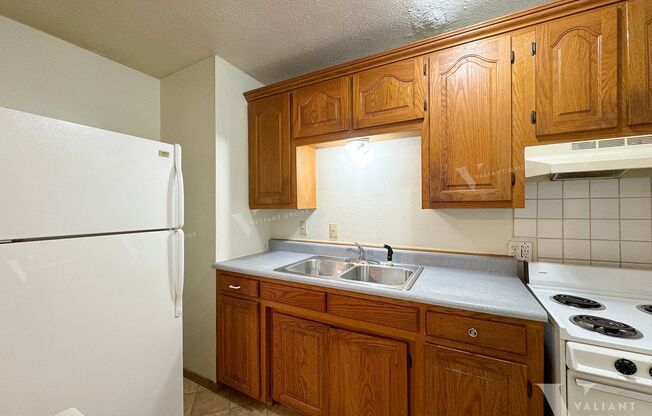 1 bed, 1 bath, $650, Unit 4