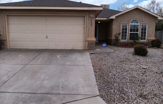 Charming 3-Bedroom, 2-Bathroom home located in NW ABQ!!