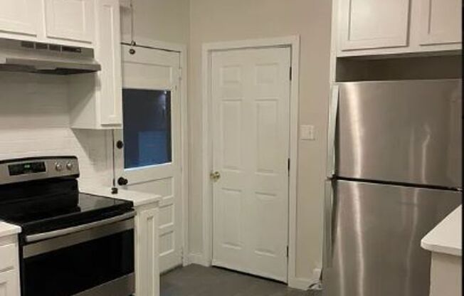 1 bed, 1 bath, 750 sqft, $1,400, Unit 2121 East 14th Ave #3