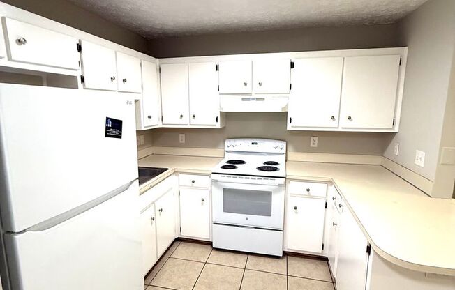 ** Great 3 bed 2 bath ** Perry Hill Road! Call 334-366-9198 to schedule a self tour