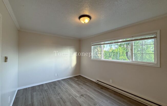 $500 OFF OF RENT! - Updated 1 Bedroom in Portland’s Nob Hill Neighborhood