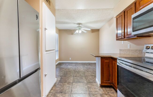 3 beds, 2 baths, $1,795, Unit # 2084