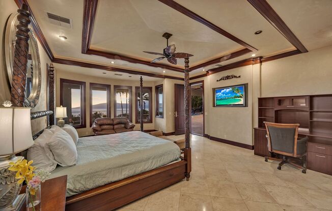 Island Elegance: 4-Bedroom Luxury Retreat with Infinity Pool