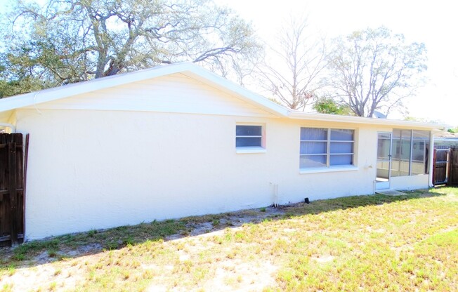 3 beds, 2 baths, $1,650